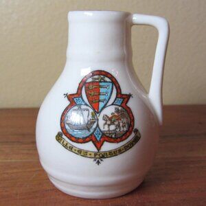 W.H. Goss crested heraldry china vintage Ville es Portus Doyer (GC080 Grace)